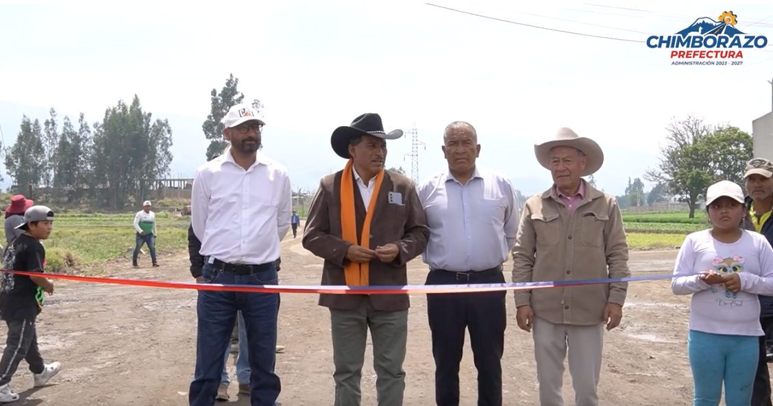 PREFECTO INAUGURÓ LA OBRA DE ALUMBRADO